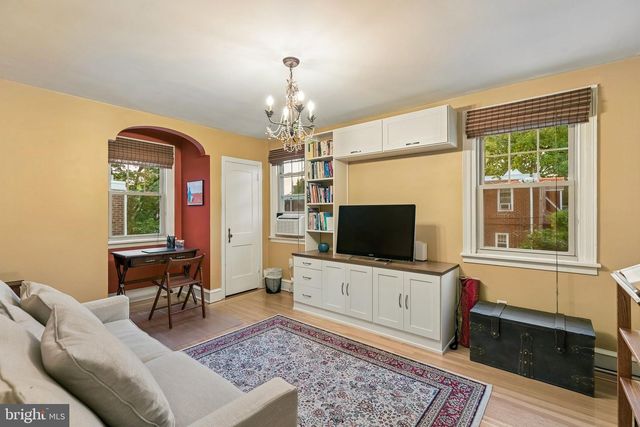 413 E ALLENS LN, Philadelphia, PA 19119