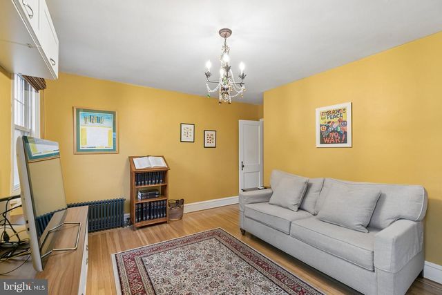 413 E ALLENS LN, Philadelphia, PA 19119
