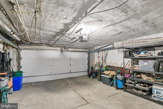 413 E ALLENS LN, Philadelphia, PA 19119