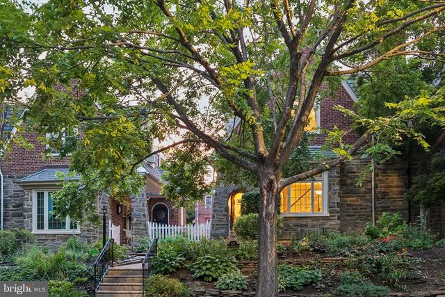 413 E ALLENS LN, Philadelphia, PA 19119