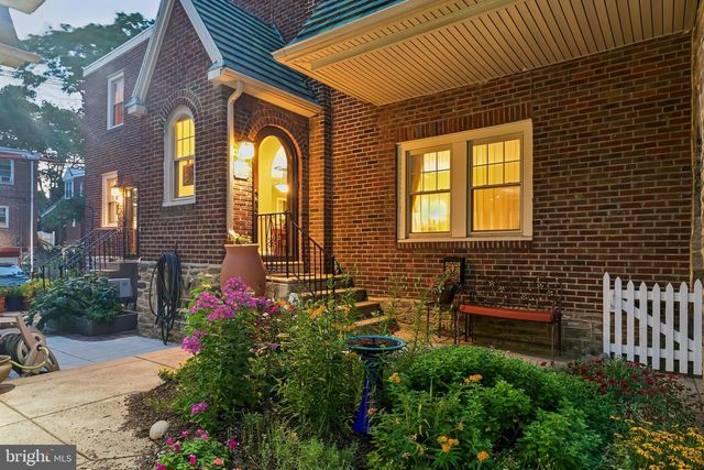 413 E ALLENS LN, Philadelphia, PA 19119