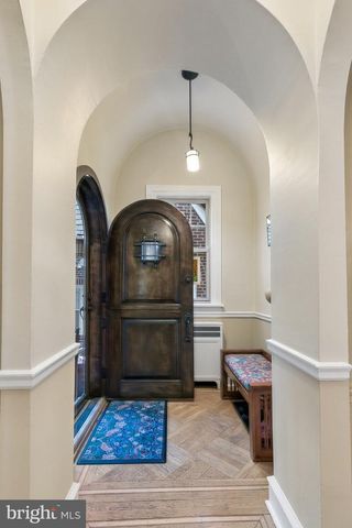 413 E ALLENS LN, Philadelphia, PA 19119