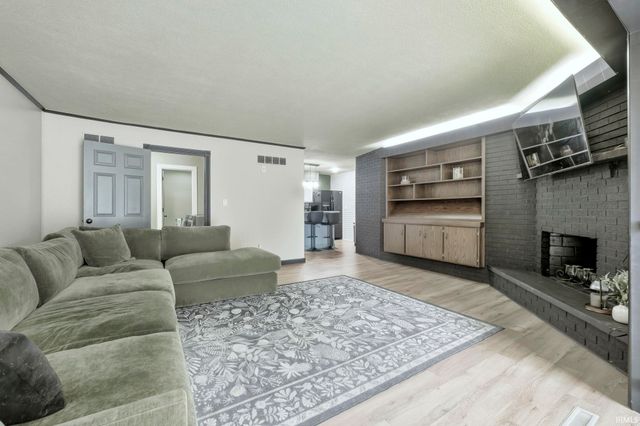 9204 Barbara Lane, Fort Wayne, IN 46804