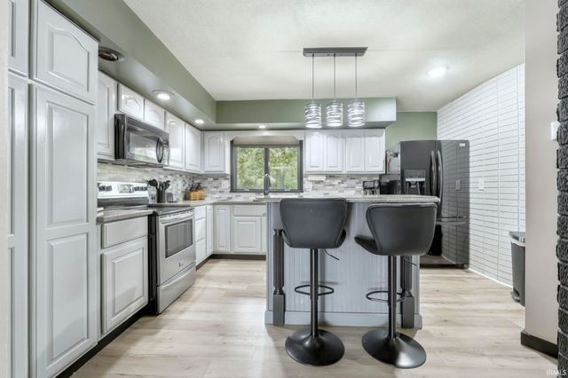 9204 Barbara Lane, Fort Wayne, IN 46804