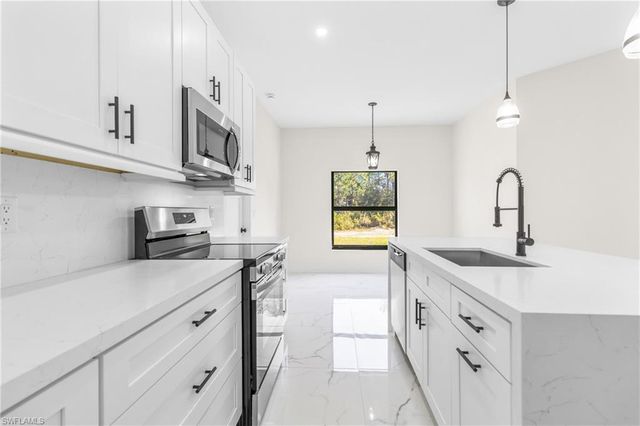 412 Fitch AVE, Lehigh Acres, FL 33972