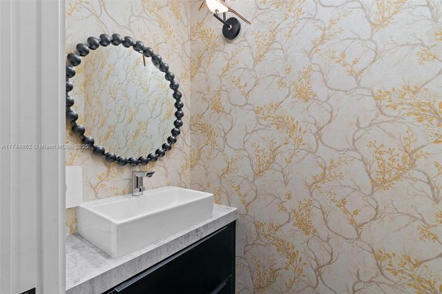 410 NW 52nd St, Miami, FL 33127