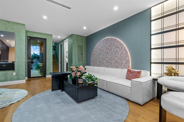 410 NW 52nd St, Miami, FL 33127