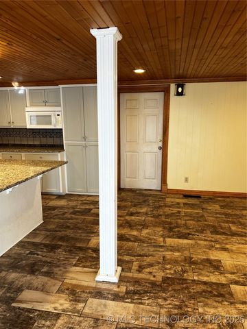 311 E A Street, Atoka, OK 74525