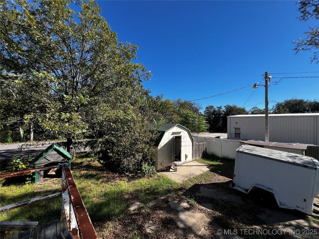 311 E A Street, Atoka, OK 74525