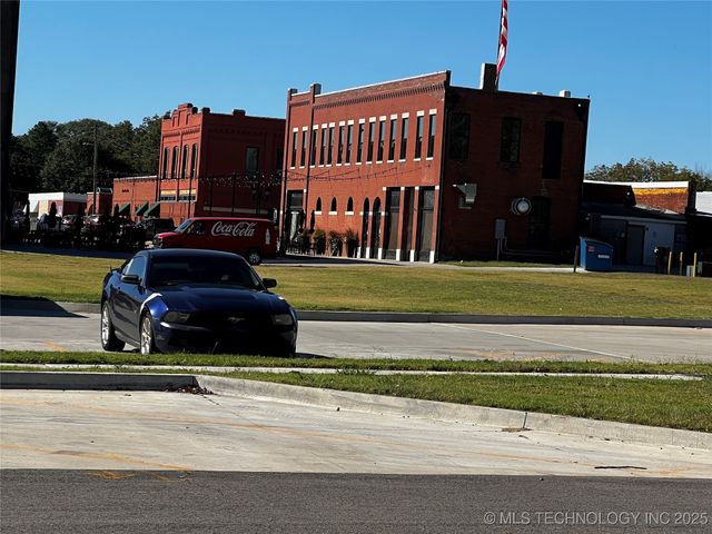 311 E A Street, Atoka, OK 74525