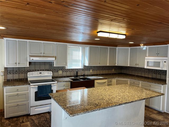 311 E A Street, Atoka, OK 74525