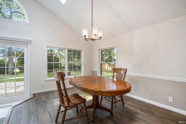56039 Rio Lindo Drive, Elkhart, IN 46514