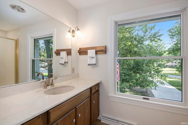 56039 Rio Lindo Drive, Elkhart, IN 46514