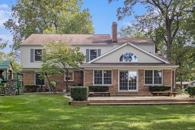 56039 Rio Lindo Drive, Elkhart, IN 46514