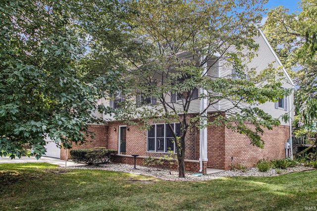 56039 Rio Lindo Drive, Elkhart, IN 46514
