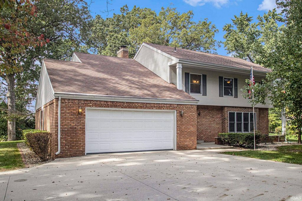 56039 Rio Lindo Drive, Elkhart, IN 46514