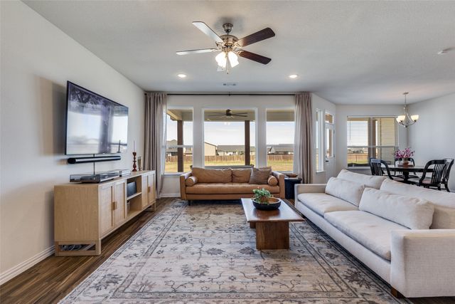 110 Ridgetop Trail, Rhome, TX 76078