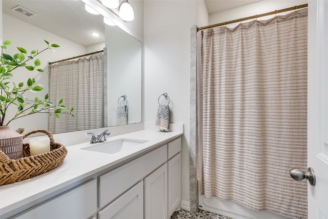 110 Ridgetop Trail, Rhome, TX 76078