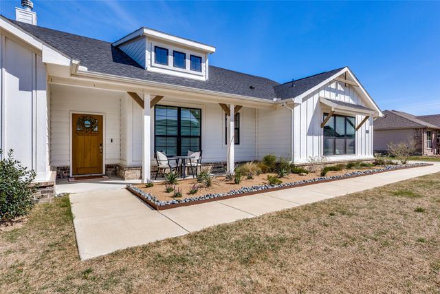 110 Ridgetop Trail, Rhome, TX 76078