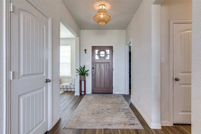 110 Ridgetop Trail, Rhome, TX 76078