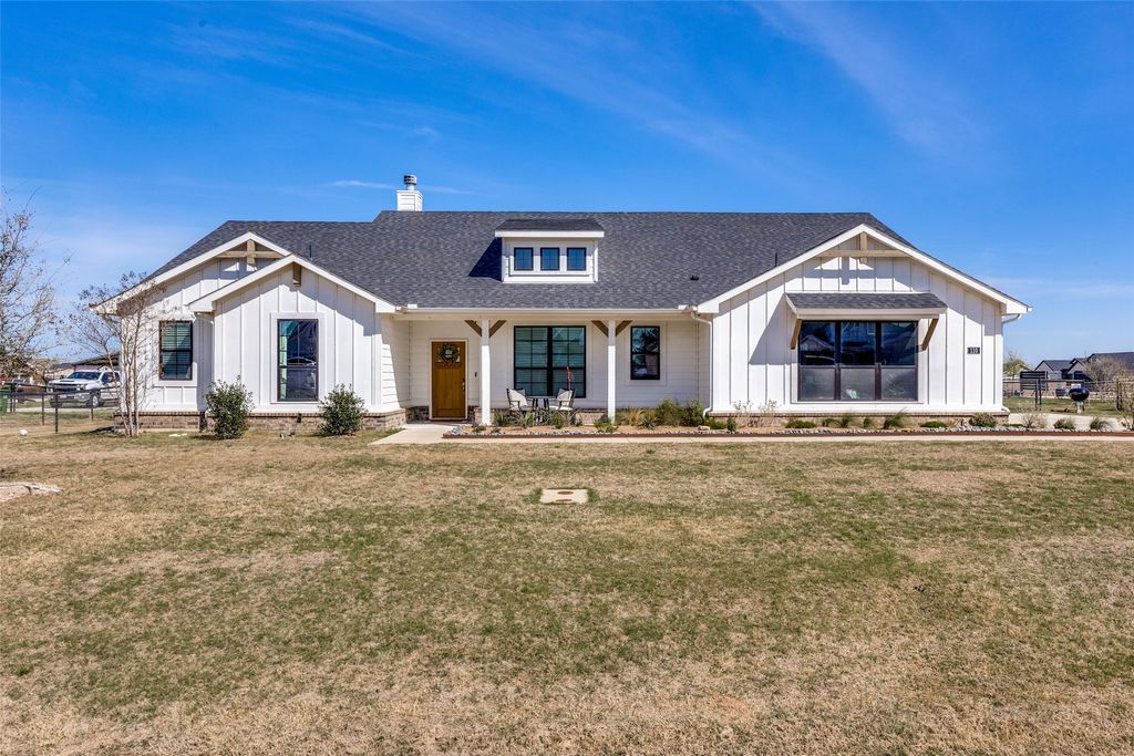 110 Ridgetop Trail, Rhome, TX 76078