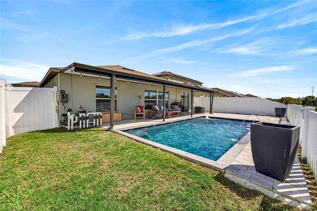 Image 12 of property listing at 3713 ROMANO BUSCIGLIO STREET, Tampa, FL 33619