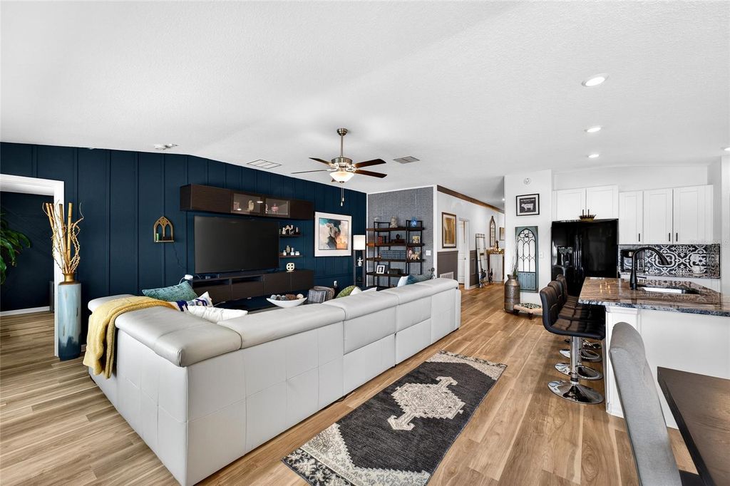 Image 20 of property listing at 3713 ROMANO BUSCIGLIO STREET, Tampa, FL 33619