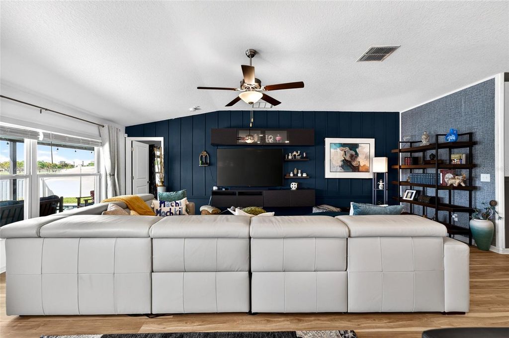 Image 22 of property listing at 3713 ROMANO BUSCIGLIO STREET, Tampa, FL 33619