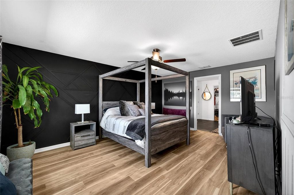 Image 30 of property listing at 3713 ROMANO BUSCIGLIO STREET, Tampa, FL 33619