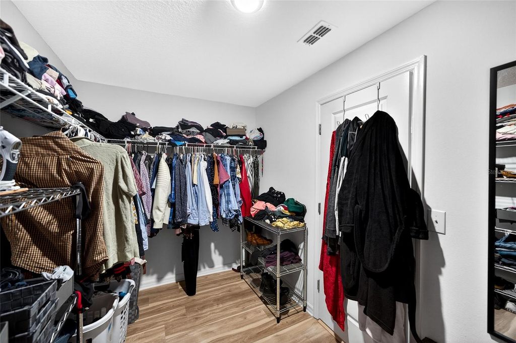 Image 40 of property listing at 3713 ROMANO BUSCIGLIO STREET, Tampa, FL 33619