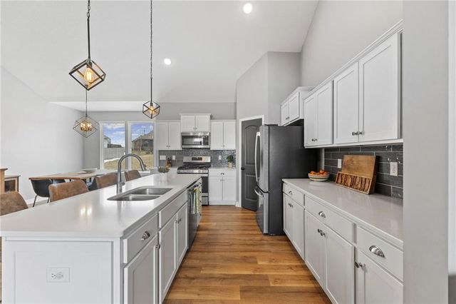 3727 NW 95th Street, Kansas City, MO 64154