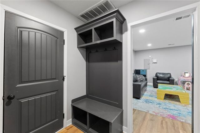 3727 NW 95th Street, Kansas City, MO 64154