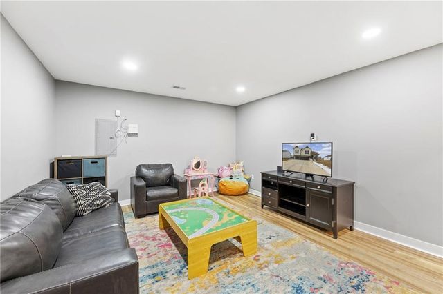 3727 NW 95th Street, Kansas City, MO 64154