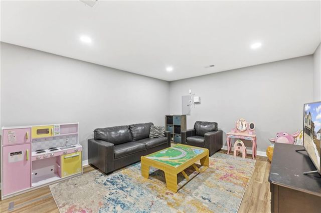 3727 NW 95th Street, Kansas City, MO 64154