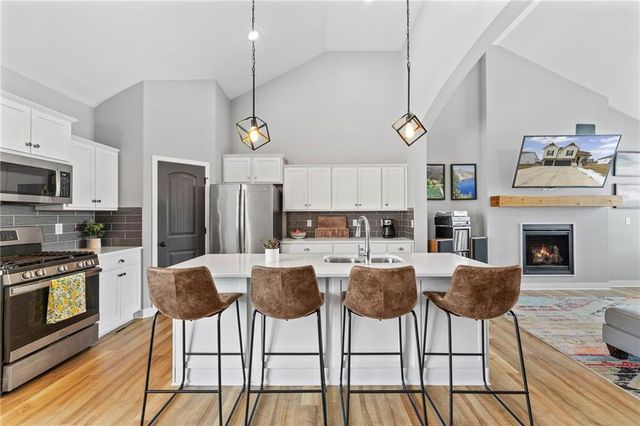 3727 NW 95th Street, Kansas City, MO 64154