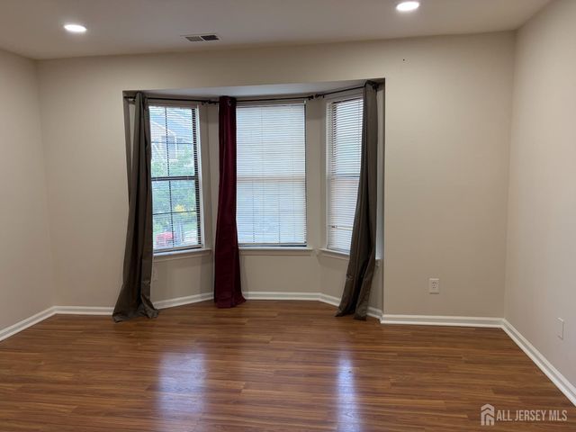 60 Lear Court, East Brunswick, NJ 08816