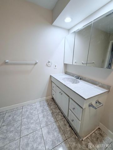 60 Lear Court, East Brunswick, NJ 08816