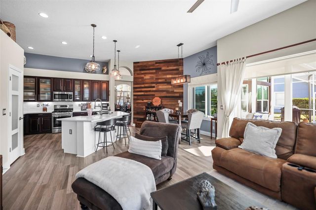 18406 EASTWYCK DR, Tampa, FL 33647