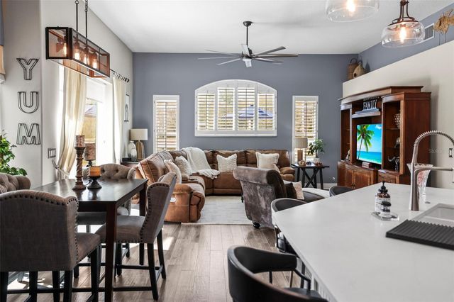 18406 EASTWYCK DR, Tampa, FL 33647