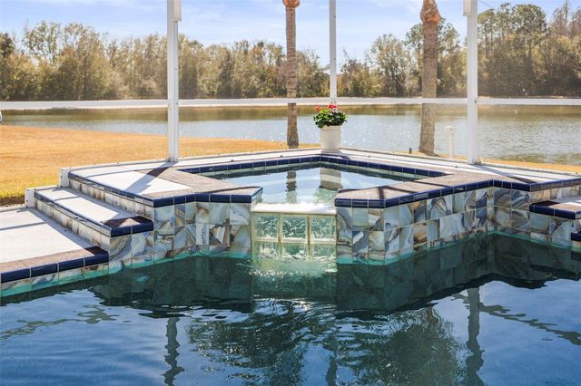 18406 EASTWYCK DR, Tampa, FL 33647