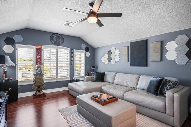 18406 EASTWYCK DR, Tampa, FL 33647