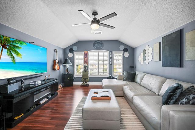 18406 EASTWYCK DR, Tampa, FL 33647