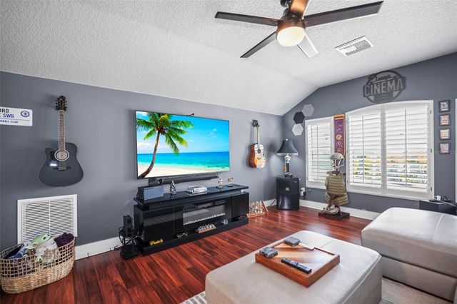 18406 EASTWYCK DR, Tampa, FL 33647