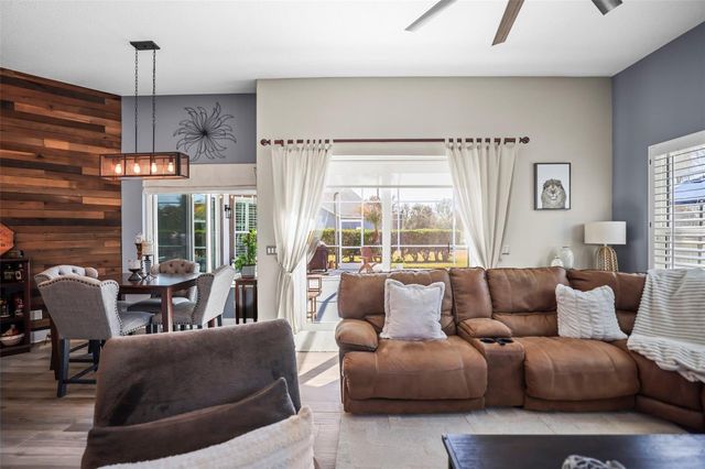 18406 EASTWYCK DR, Tampa, FL 33647