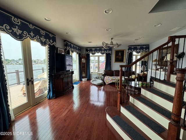36 Beach Street, Sea Bright, NJ 07760