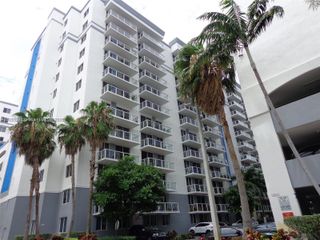 5091 NW 7th St 711, Miami, FL 33126