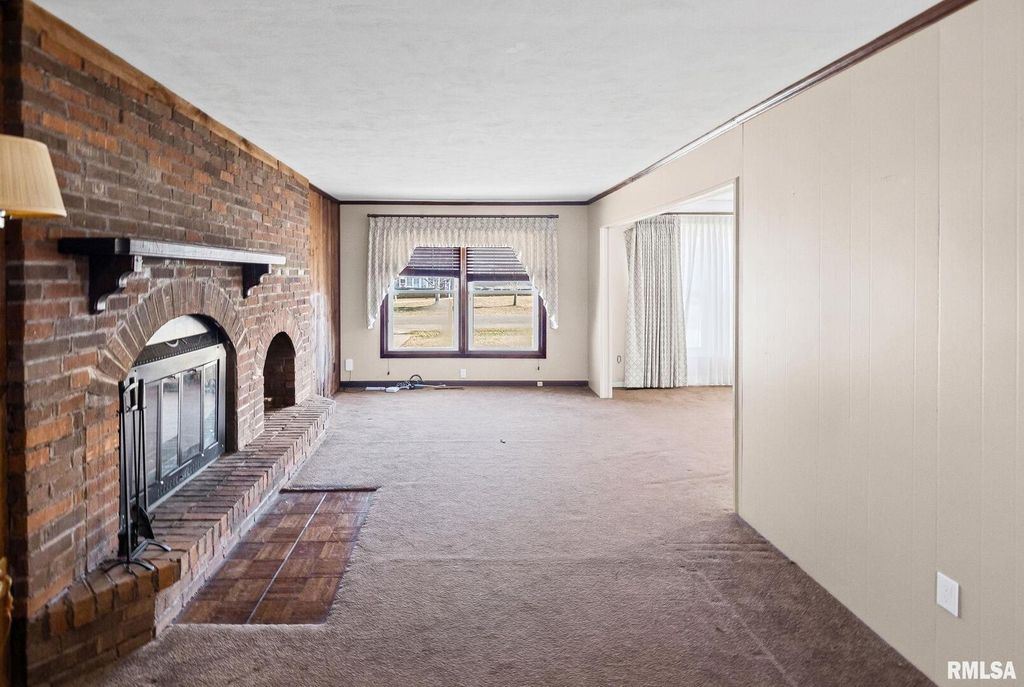 Image 16 of property listing at 8 Ronnies Terrace, Centralia, IL 62801