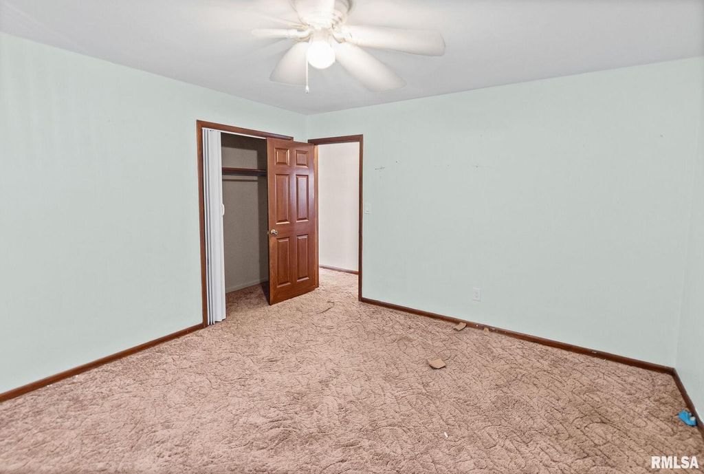 Image 31 of property listing at 8 Ronnies Terrace, Centralia, IL 62801