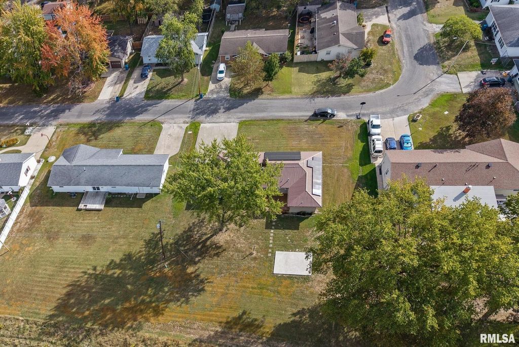 Image 39 of property listing at 8 Ronnies Terrace, Centralia, IL 62801