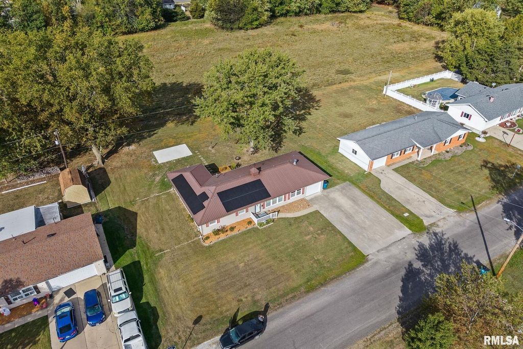 Image 42 of property listing at 8 Ronnies Terrace, Centralia, IL 62801